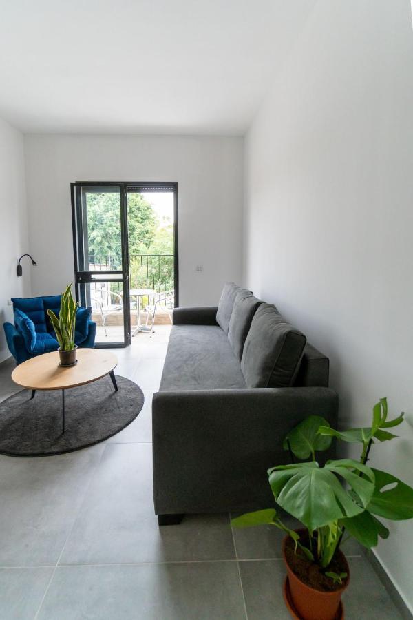 Nahal Oz 33 Aparthotel Bat Yam Ngoại thất bức ảnh