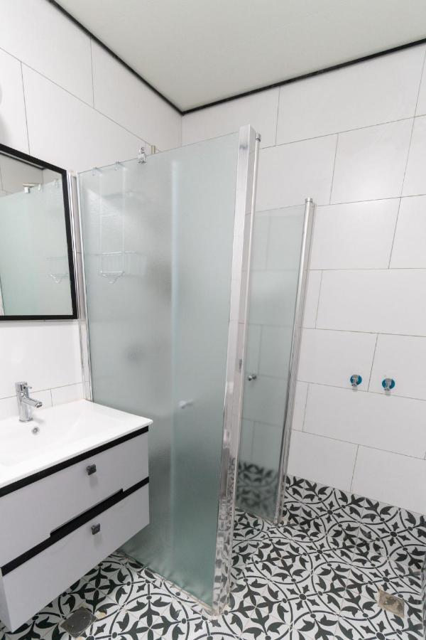 Nahal Oz 33 Aparthotel Bat Yam Ngoại thất bức ảnh