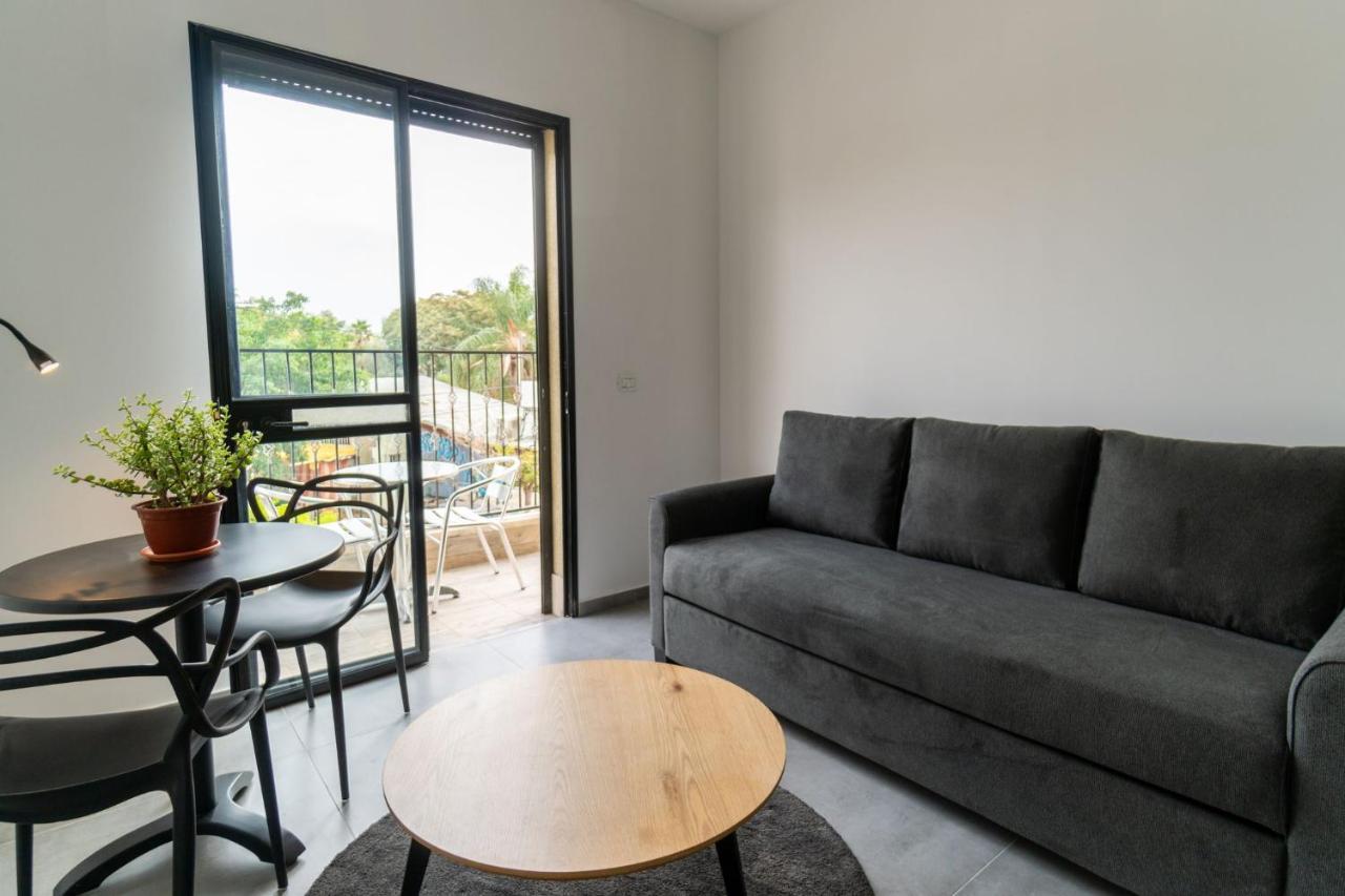 Nahal Oz 33 Aparthotel Bat Yam Ngoại thất bức ảnh
